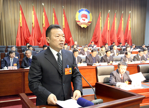 市政协主席杨枫作常委会工作报告