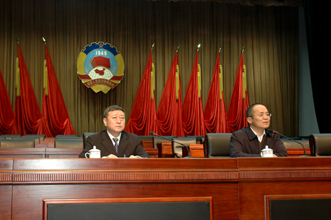 政协四平市第七届委员会第三次会议举行委员培训会 马端忠为委员们授课