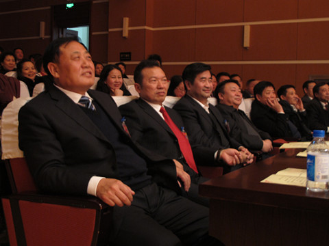 市政协领导观看演出