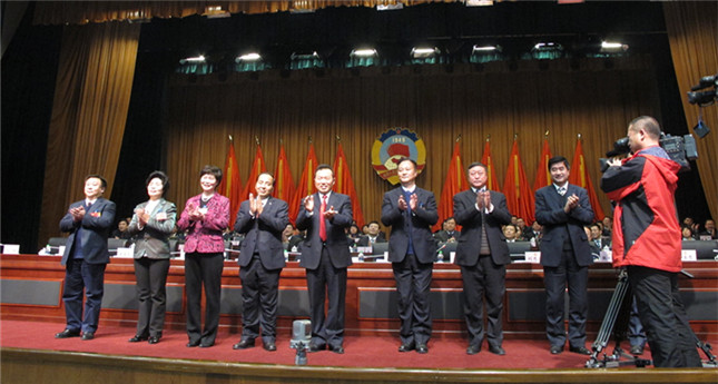 七届委员会主席、副主席、秘书长与委员见面