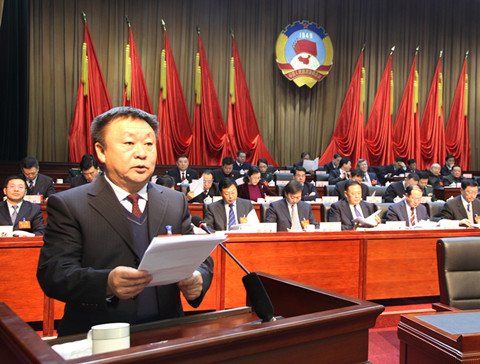 市政协副主席马辉作常委会提案工作报告