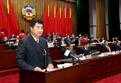 市政协副主席孙立忠在八届一次会议上作第七届常委会关于四年来提案工作报告