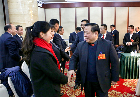 赵晓君韩福春杨枫看望出席市政协八届一次会议委员